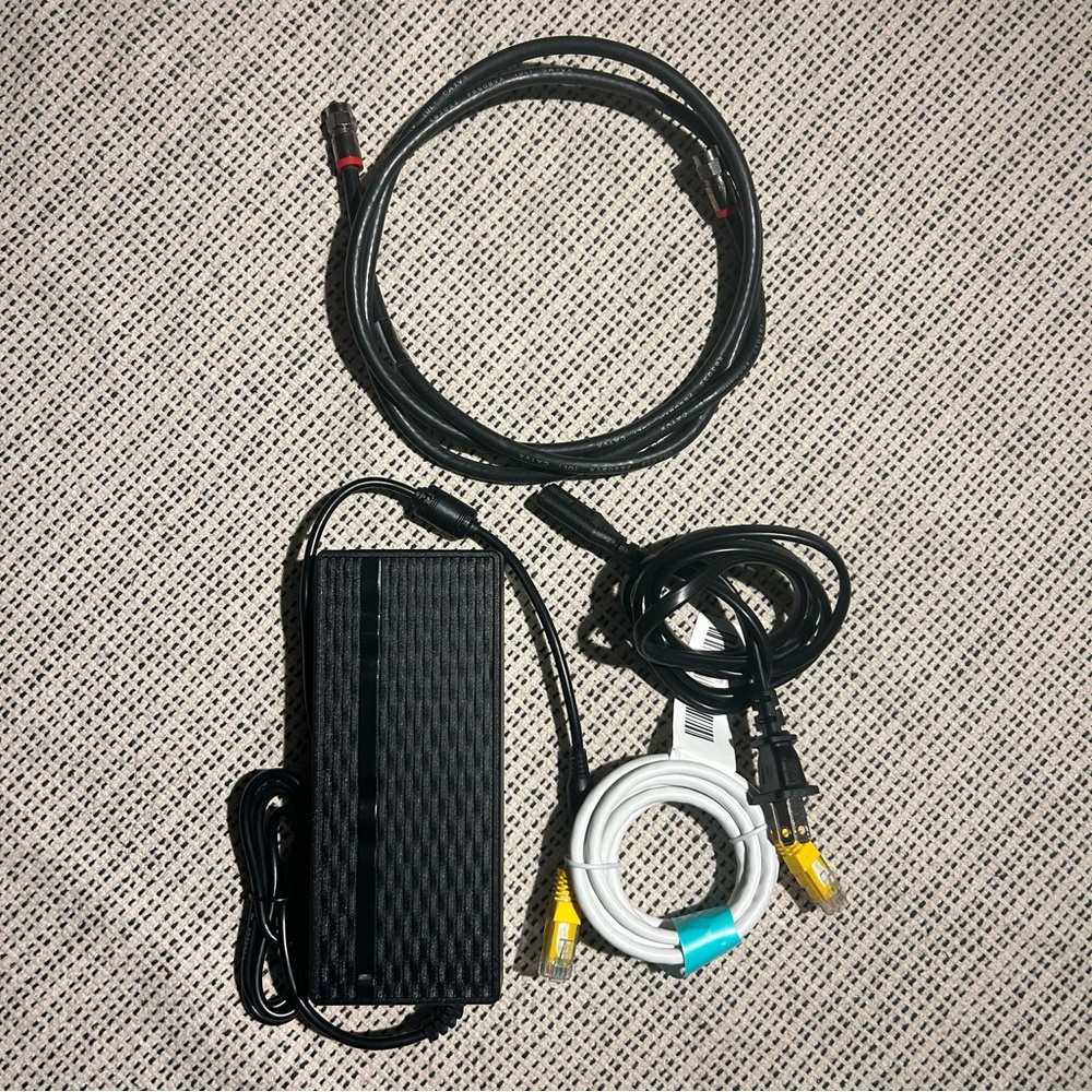 WiFi Router: Motorola SURFboard SBG6580 - Picture 3 of 10